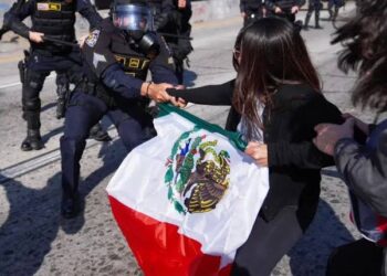 “No podemos permitir que se criminalice la esperanza”, defiende a migrantes desde el Congreso de Sinaloa