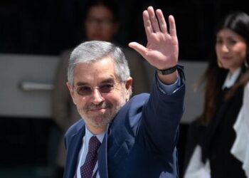 SRE afirma que detuvieron a 42 mexicanos en una tienda y fábrica textil de Los Ángeles; cuatro ya fueron deportados