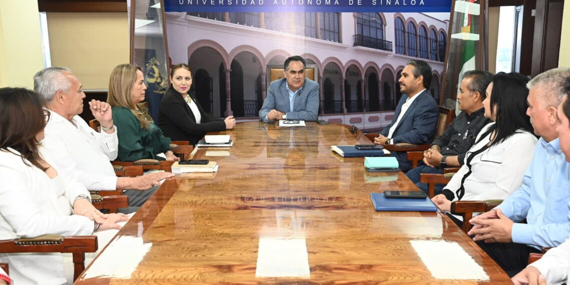 El doctor Jesús Madueña Molina inicia con la toma de protesta a los integrantes de su gabinete para el periodo 2025-2029 como Rector de la UAS