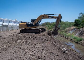 Ayuntamiento refuerza labores preventivas de limpieza y desazolve en arroyos ante temporada de lluvias