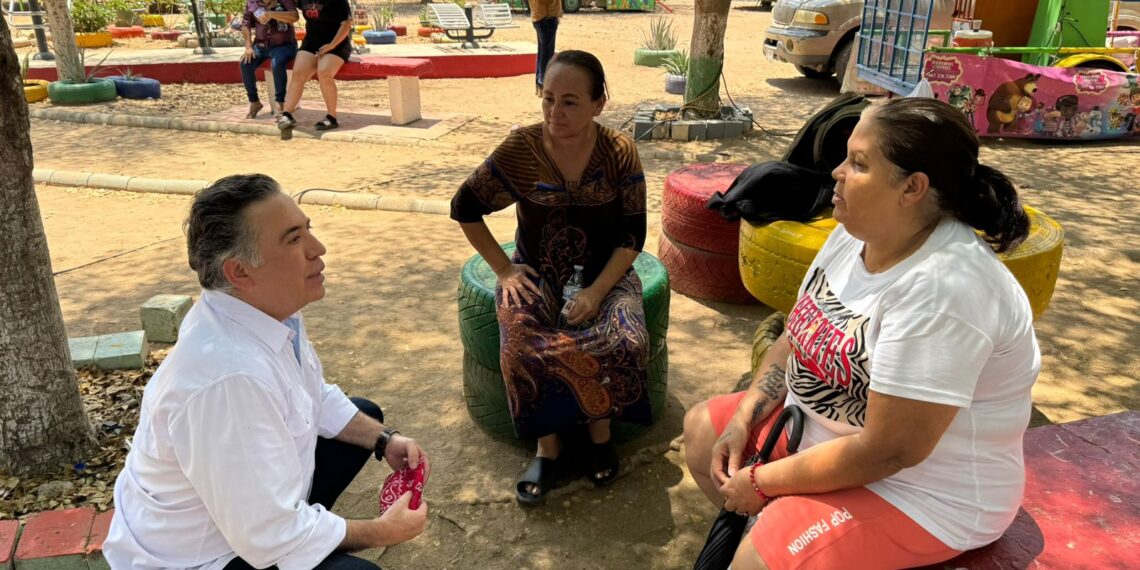 Senador Enrique Inzunza dialoga con vecinos de Chulavista en Asamblea Informativa