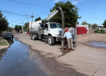 Japama da mantenimiento  a drenajes en Praderas, Virreyes y Poblado 7 – NR | NOTICIAS