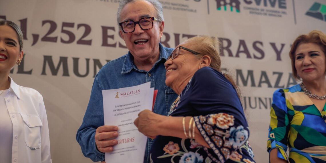 Somos el primer estado en entregar escrituras y títulos de propiedad de manera masiva, asegura el gobernador Rocha