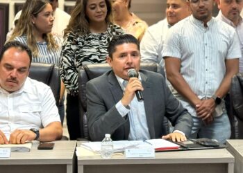 Regidor César Emiliano Gerardo plantea estrategia integral para evitar tragedias viales en Los Mochis