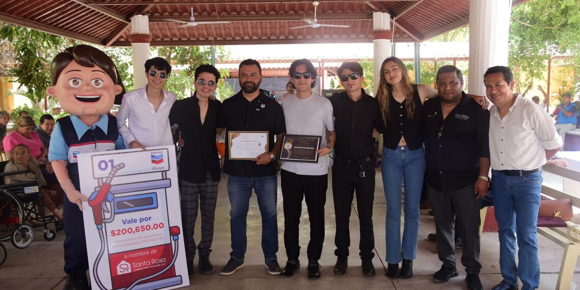 Entregan más de 200 mil pesos al Asilo Santa Rosa tras concierto benéfico