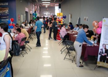 Realizan Mega Jornada de Empleo con más de 700 vacantes en Culiacán