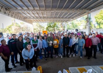 Todo lo que hacemos es para que cada día vivan mejor: Juan de Dios Gámez