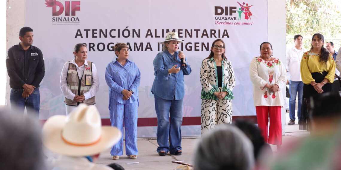 El Gobierno Municipal de Guasave y DIF Sinaloa entregan apoyos alimentarios a familias de Los Ángeles del Triunfo