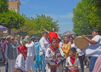 Baño tradicional a San Juan: sincretismo y tradición en El Fuerte