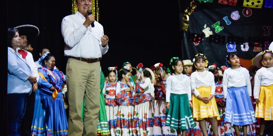 Antonio Menéndez participa en actividad de fin de curso con alumnos de La Arrocera