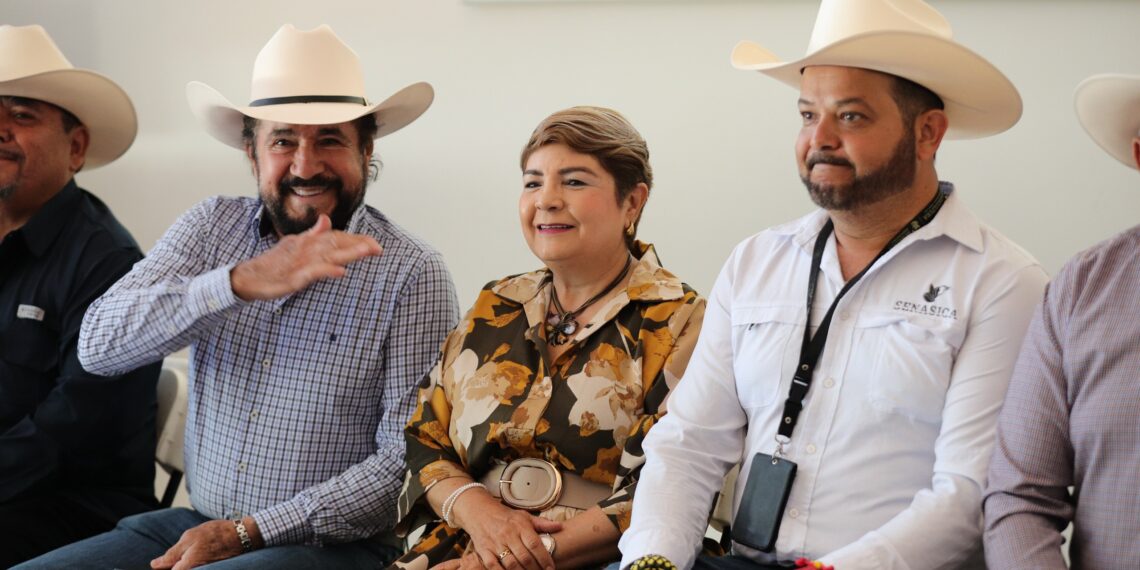 Capacitan a ganaderos para prevenir brotes de gusano barrenador y otras enfermedades; deben estar preparados, los convoca la presidenta municipal