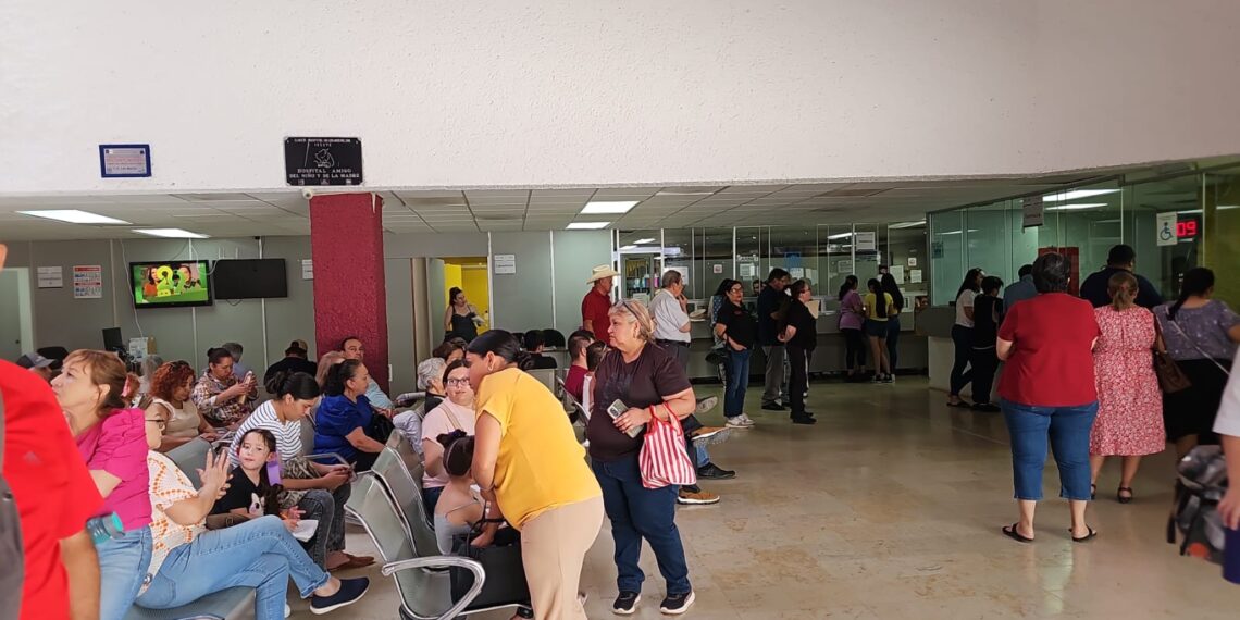 Denuncian deficiencias en atención médica y administrativa en clínica del ISSSTE de Los Mochis