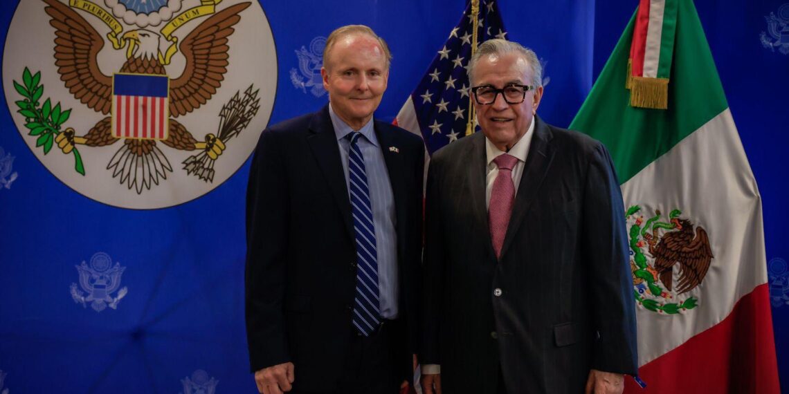 A invitación del consulado, asiste Gobernador Rocha a evento por el 249 aniversario de la independencia de EUA en Hermosillo