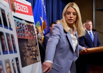 “No está muy informada”: Sheinbaum tras calificativos de fiscal Bondi sobre México