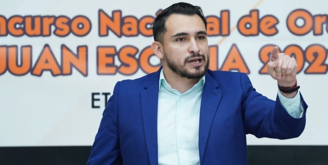 Alfredo Brambila Soto, orgullo sinaloense rumbo a la final del mundial de oratoria en español