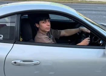 Confusión en alcoholímetro por coche con volante del lado derecho causa revuelo en redes