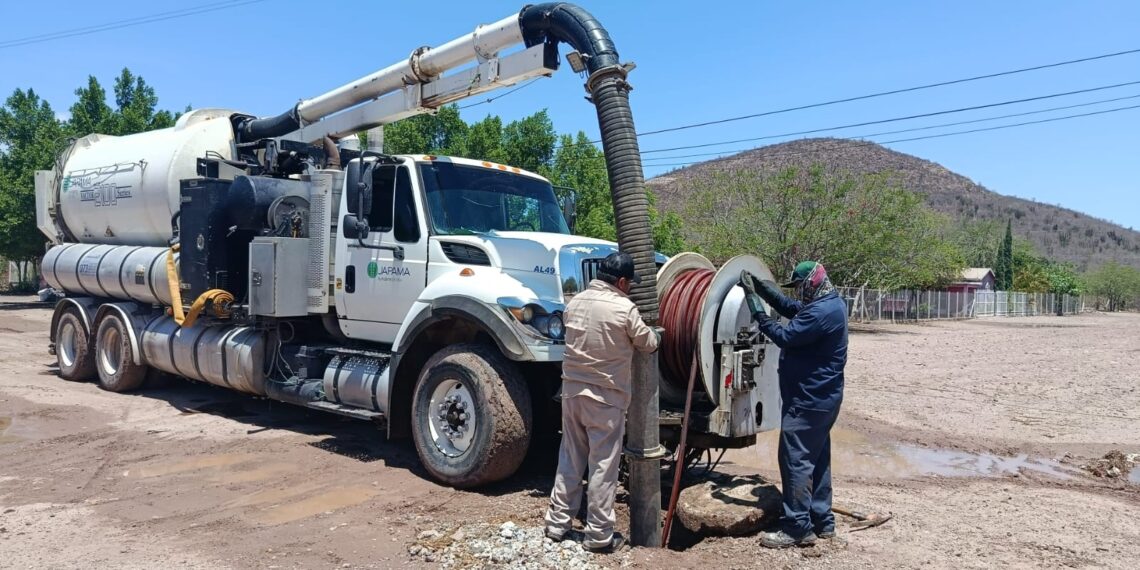 Realiza JAPAMA trabajos de desazolve en el Poblado 7, Valle de El Carrizo