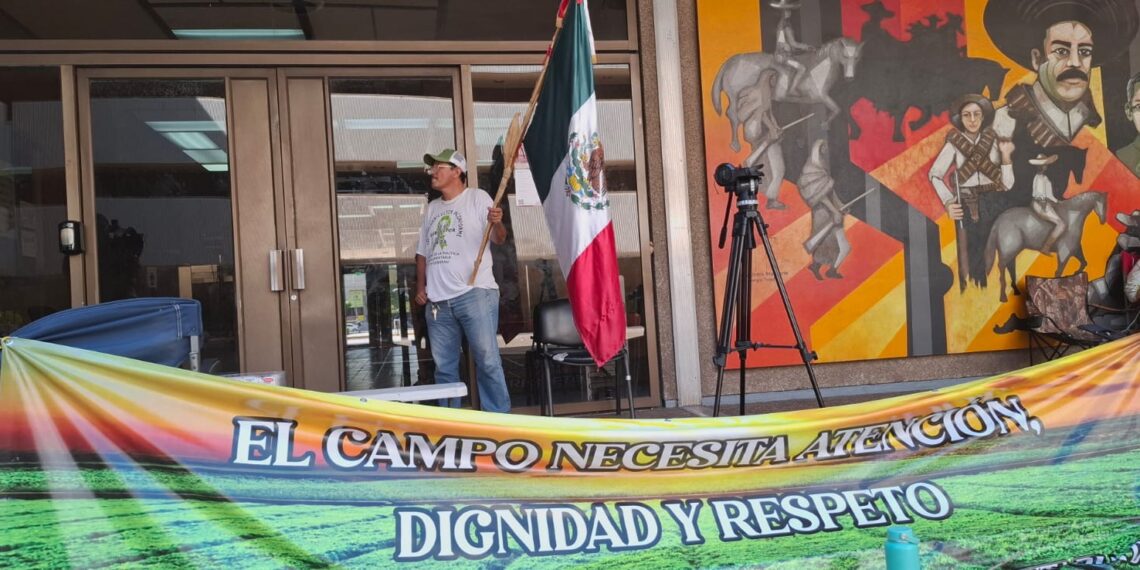 Suspenden conferencia de Vocería estatal por bloqueo de productores agrícolas