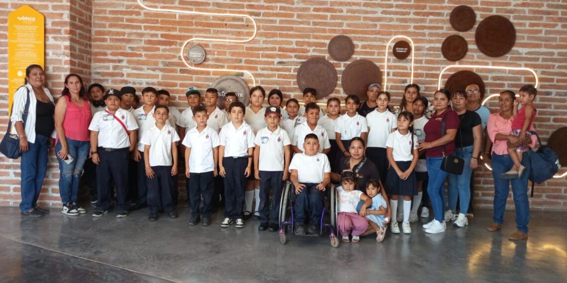 Niñas y niños ganadores del concurso “Diálogos en Lengua Yoreme” visitan el Museo Trapiche