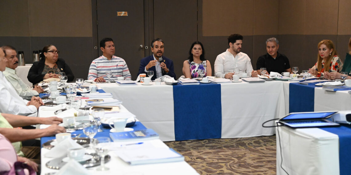 Encabeza la UAS encuentro con Profesionistas de Sinaloa para fortalecer el Plan de Desarrollo Institucional y el Proyecto UAS Visión 2050