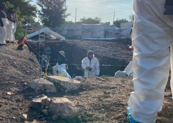 Recuperan primeros cinco cuerpos en la Fosa 1 del panteón “21 de Marzo”; serán resguardados para identificación humana