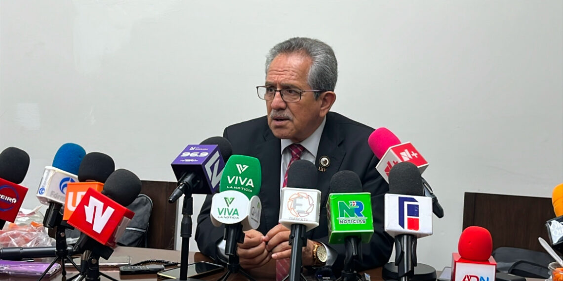 Diputado de Morena defiende uso de uniforme neutro: “No es imposición, es libertad”