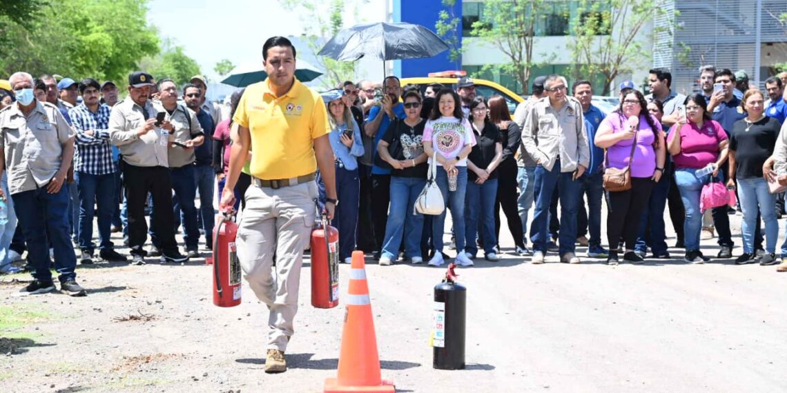 La UAS promueve la cultura de prevención entre el personal del Campus Buelna a través del Programa Interno de Protección Civil.