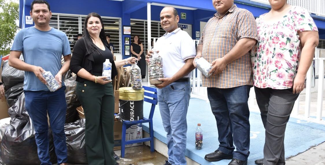 Con más de una tonelada de material, la Preparatoria Rafael Buelna se suma al Programa de Reciclaje que promueve Bienestar Universitario