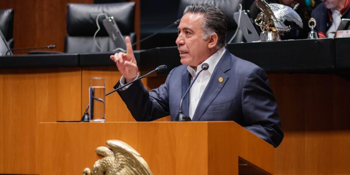 El Senador Enrique Inzunza presenta una lista de las leyes aprobadas en el periodo extraordinario en el Senado de la República