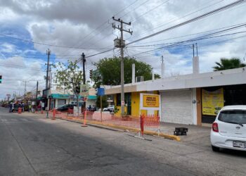 Cierran tramo vial por reparaciones en Fraccionamiento El Parque, Ahome