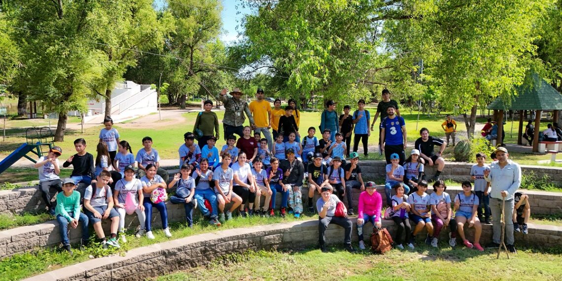 Niñas y niños de El Fuerte exploran historia y naturaleza en el Cerro de la Máscara