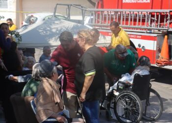 Emergencia en asilo: 18 adultos mayores sufren intoxicaciones  por incendio en Culiacán