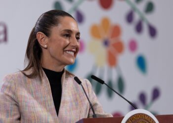 Presidenta Claudia Sheinbaum felicita a clavadistas mexicanas por medallas en singapur 2025