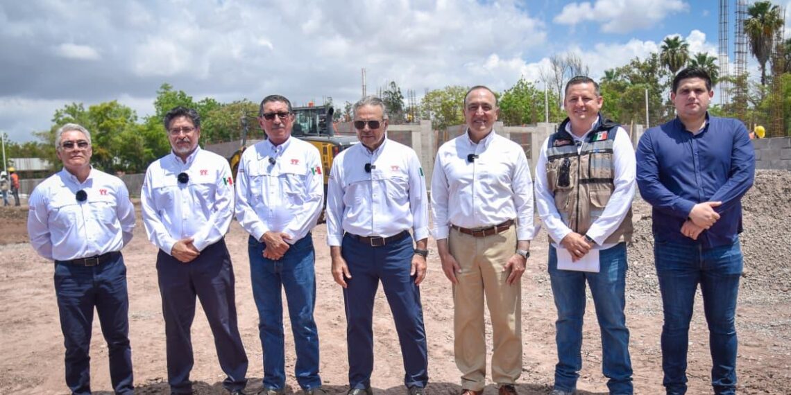 Ingeniero Octavio Romero Oropeza visita Los Mochis en gira de supervisión