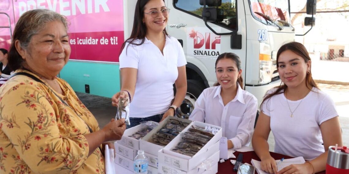Brigada de Bienestar lleva apoyos integrales al campo pesquero El Jitzámuri