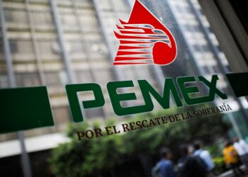 Sheinbaum pide a proveedores de Pemex no utilizar a ‘coyotes’ para cobrar adeudos