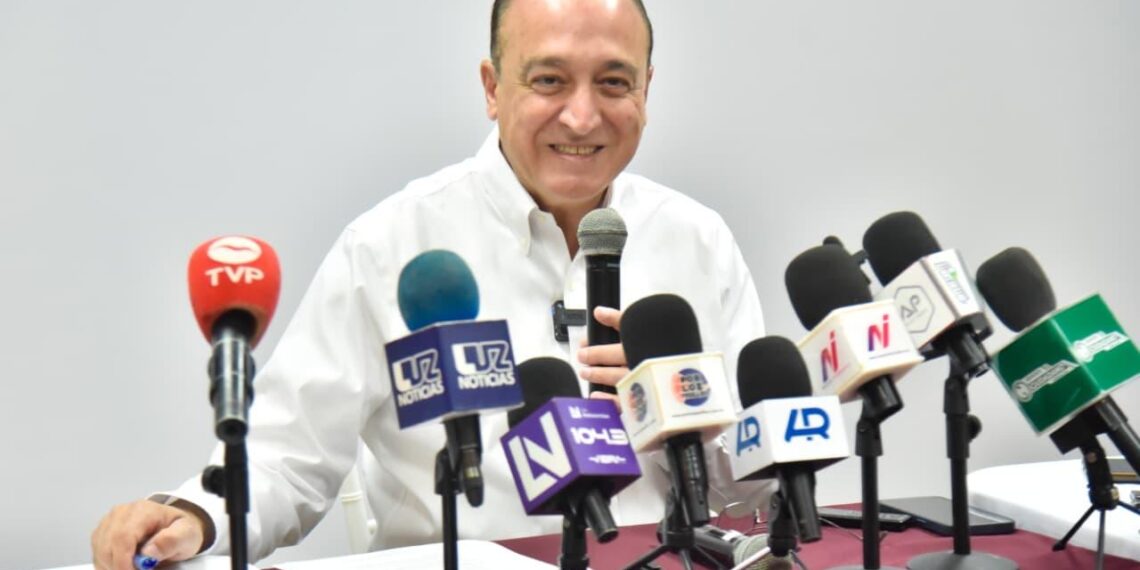 “Las gestiones que realizamos con dependencias federales son muy positivas para Ahome”: Antonio Menéndez