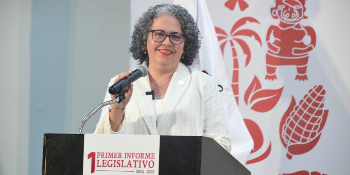 Graciela Domínguez Nava rinde su primer informe legislativo en Mazatlán
