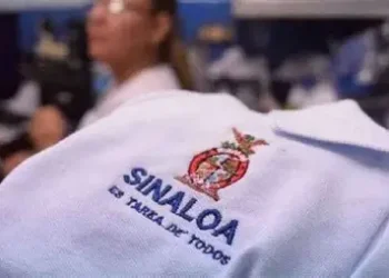 Entregan más de 135 mil uniformes en primeros días del canje escolar