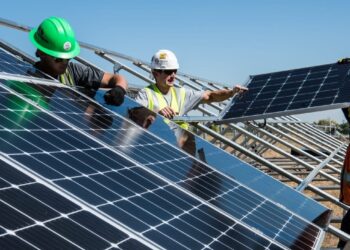 Empresarios de energía solar exigen solución urgente a bloqueo de interconexiones por parte de CFE