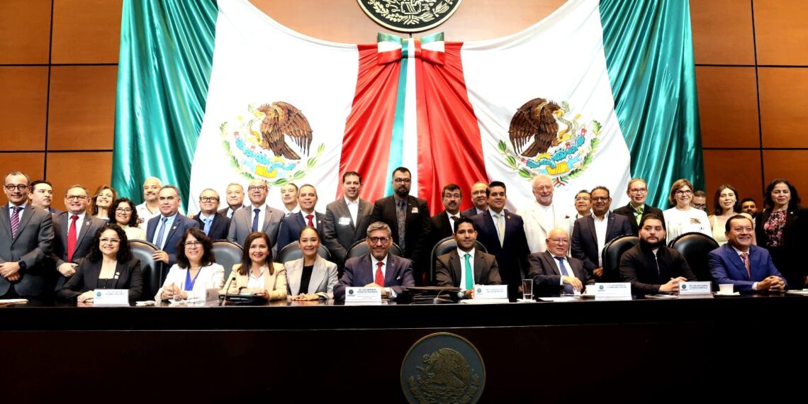 La UAS hace entrega a la Cámara de Diputados Federal los Estados Financieros Auditados e Informes de Avances Académicos 2024