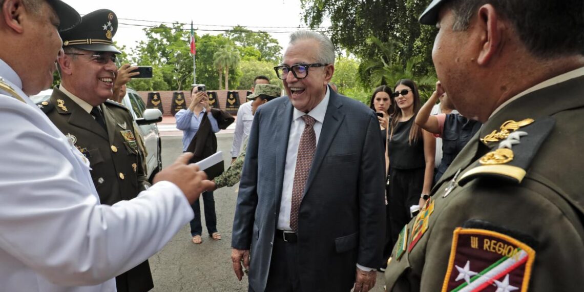 Asiste Gobernador Rocha a toma de protesta de nuevo Comandante de Novena Zona Militar