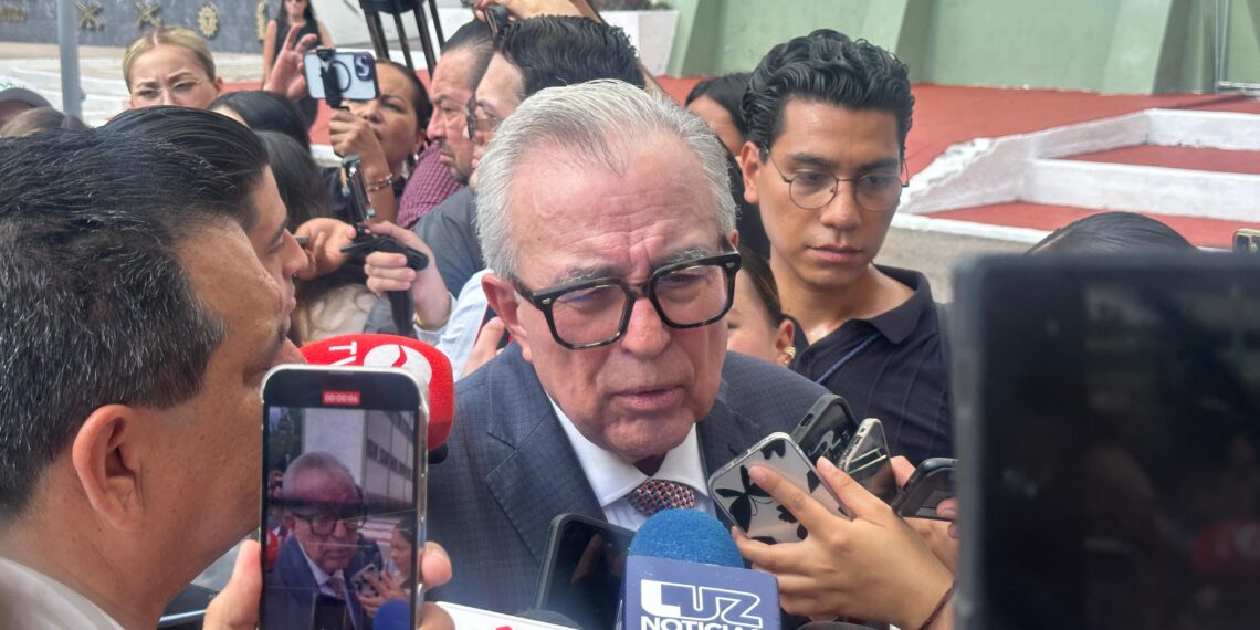 Rocha Moya anuncia relevo en la novena zona militar en Sinaloa