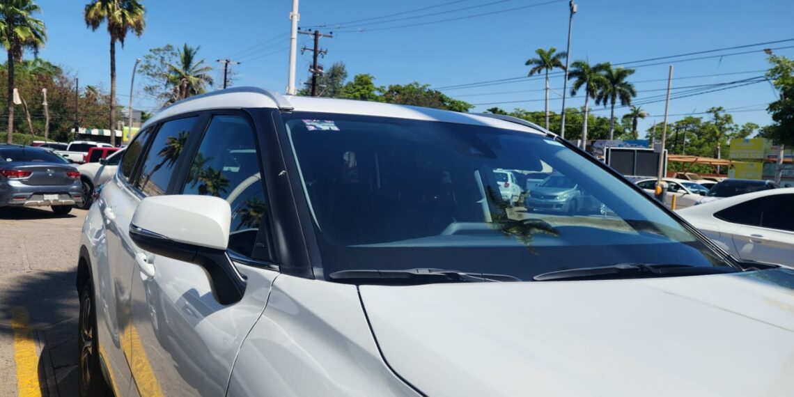 Prohibido el polarizado en el cristal delantero: multas de hasta 900 pesos