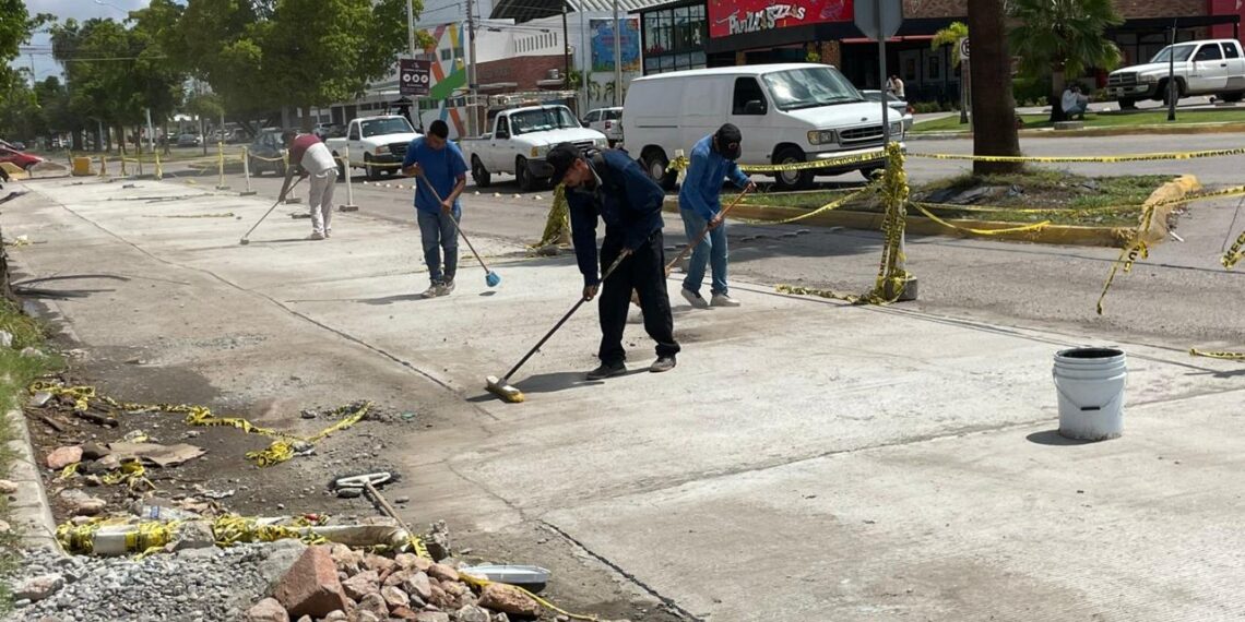 Avanzan trabajos de pavimentación y bacheo en Ahome; descartan riesgo de socavón en Cañas y Obregón