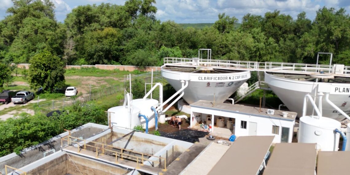 Gobierno de El Fuerte realiza trabajos de mantenimiento en la planta potabilizadora de la cabecera municipal