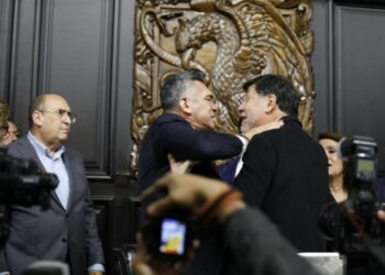 “Es una muestra de lo que es el PRIAN”: Sheinbaum sobre pelea entre Alejandro Moreno y Fernández Noroña en la Permanente