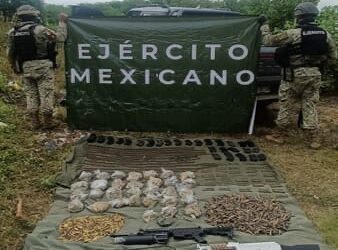 Ejército y Marina aseguran armas, cartuchos, drogas y detienen a dos personas en operativos en Sinaloa