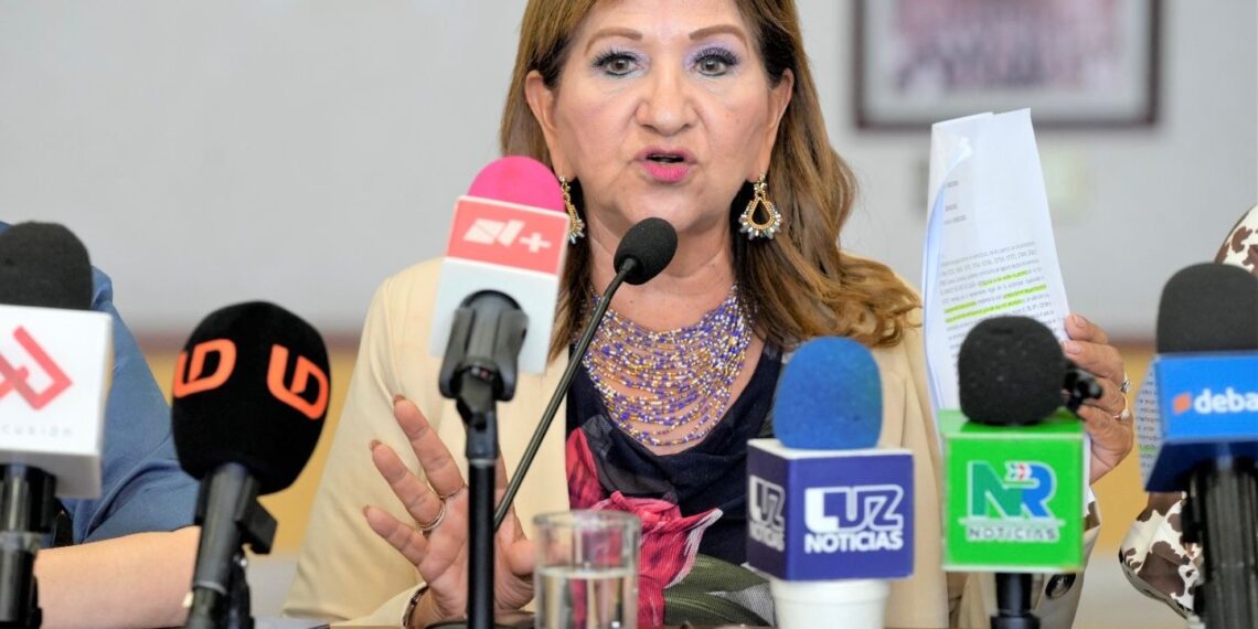 Declaratoria de procedencia en el caso Ahome era y es irrecurrible. No procede juicio de amparo: Tere Guerra