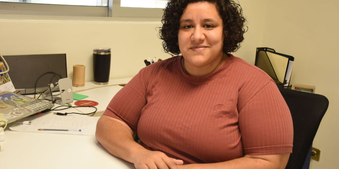 Estudiante colombiana fortalece su formación académica y de investigación en la Facultad de Ciencias de la Educación de la UAS